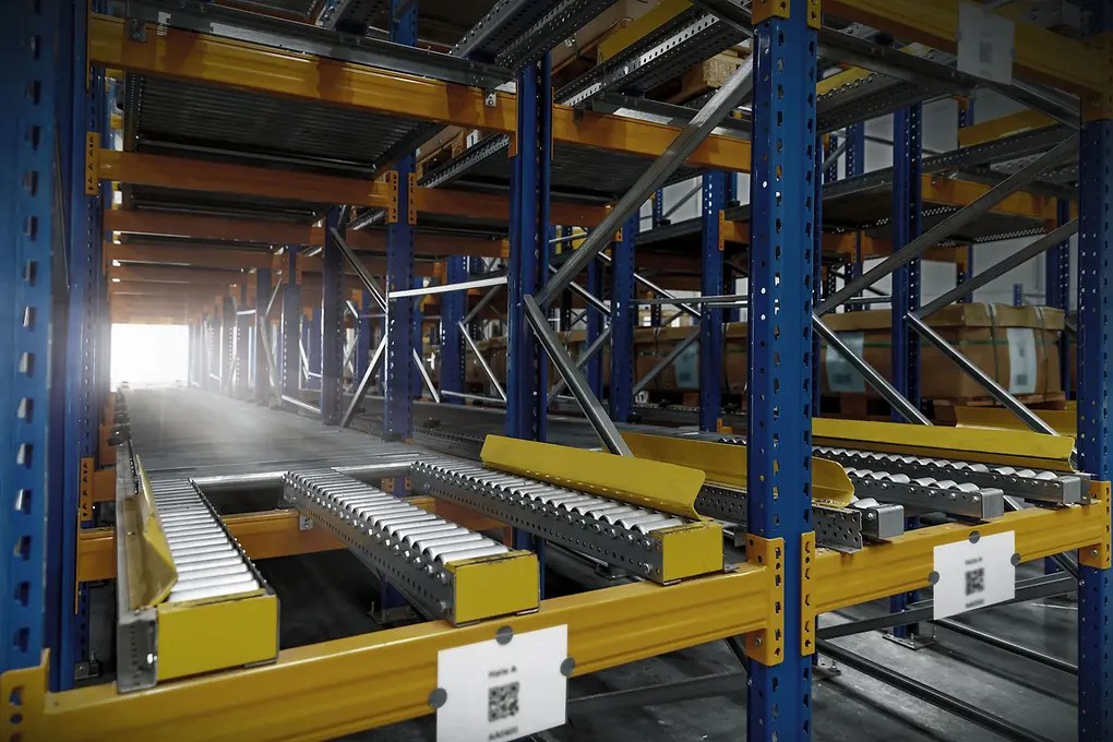 Scaffalatura drive-through